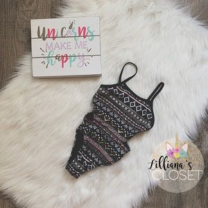 Old Navy Cut Out Swimsuit👙 | XS